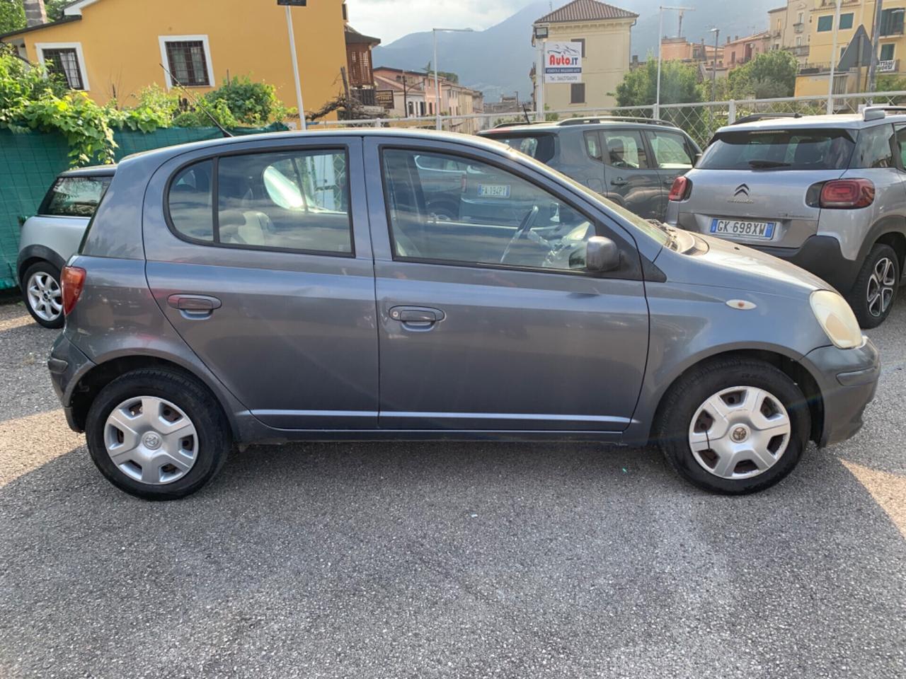 Toyota Yaris 1.0i 16V cat 5 porte