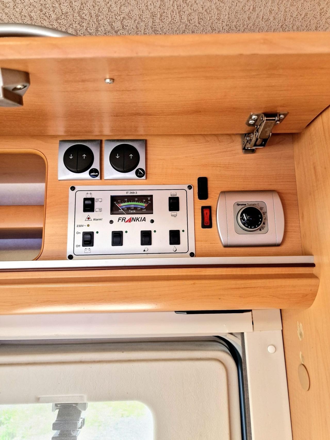 Motorhome frankia luxury del 2005 tre assi in saldo 132