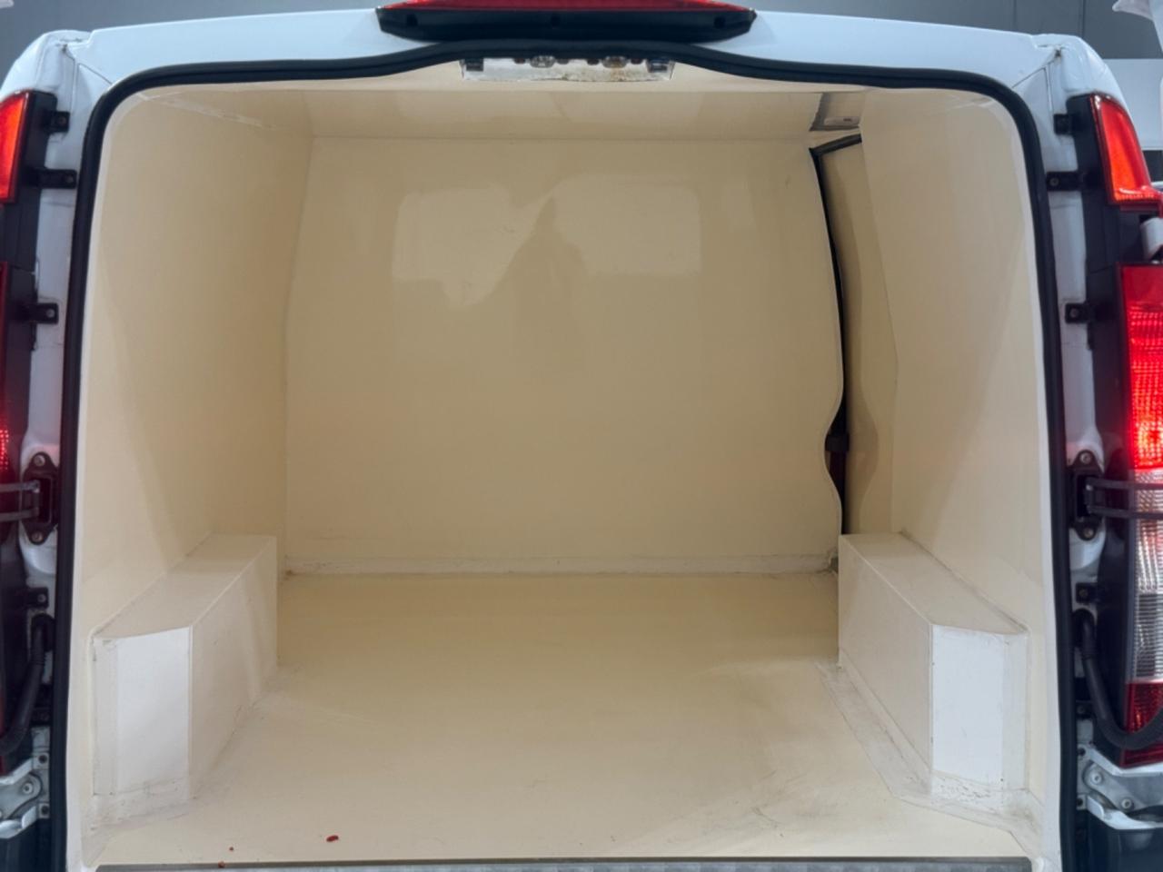 Mercedes-benz Vito 111 CDI 195.000KM 3 POSTI