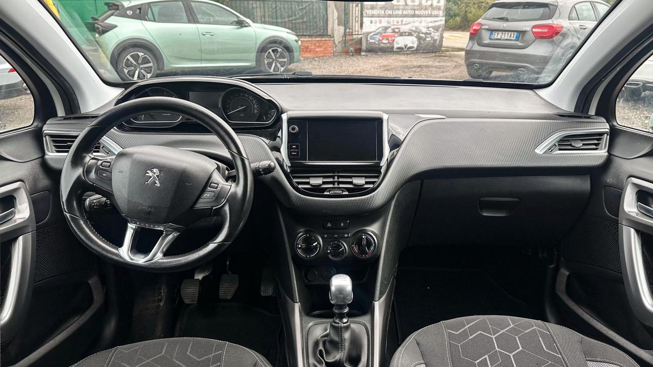 Peugeot 2008 BlueHDi 100 S&S Black Matt