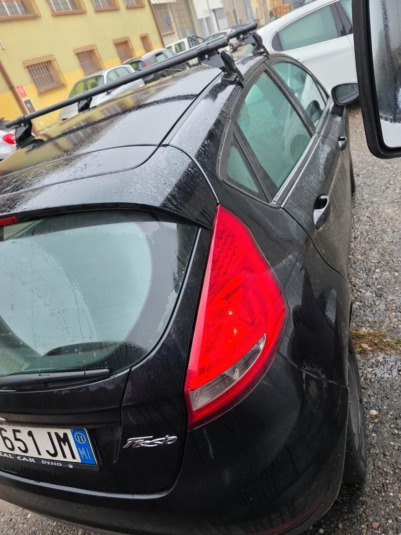 Ford Fiesta Ikon 1.4 TDCi 70CV 5 porte