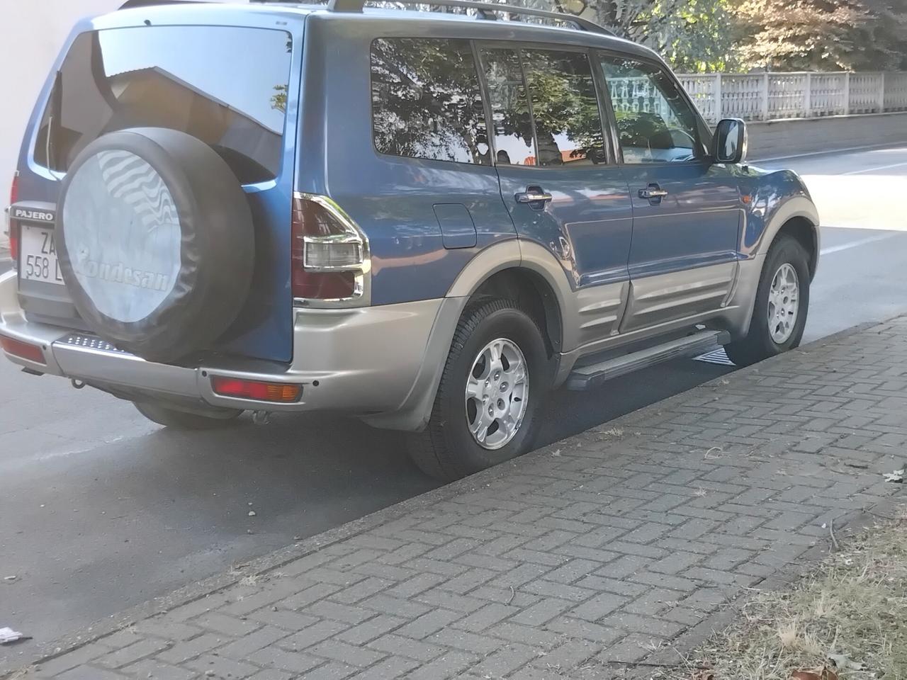 Mitsubishi Pajero 3.2 16V DI-D 7POSTI. GLS2 CAMBIO AUTOMATICO