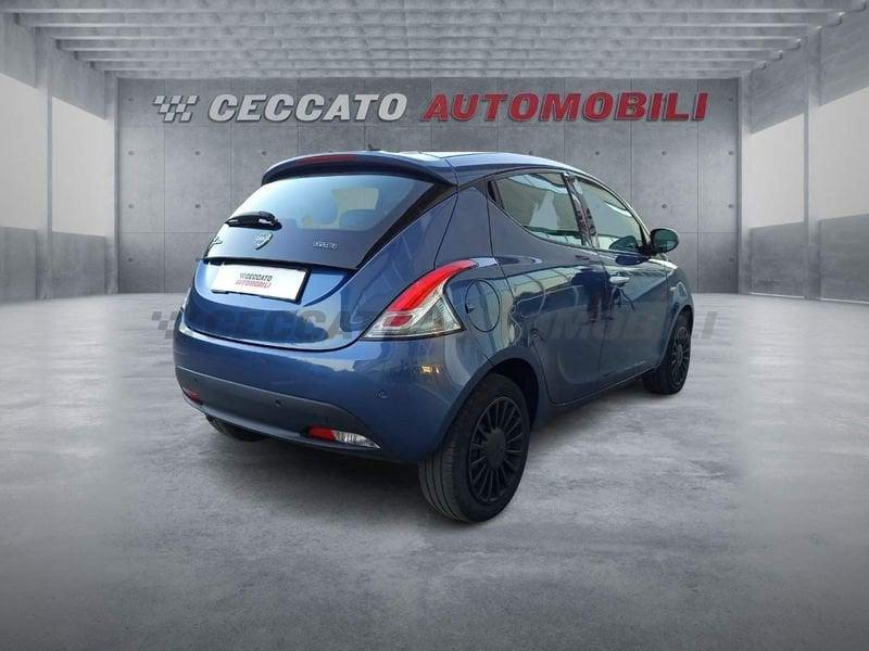 Lancia Ypsilon Ypsilon 1.0 firefly hybrid Silver s&s 70cv 5p.ti