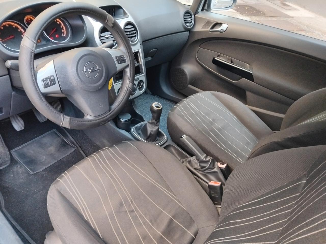 Opel Corsa 1.2 benzina