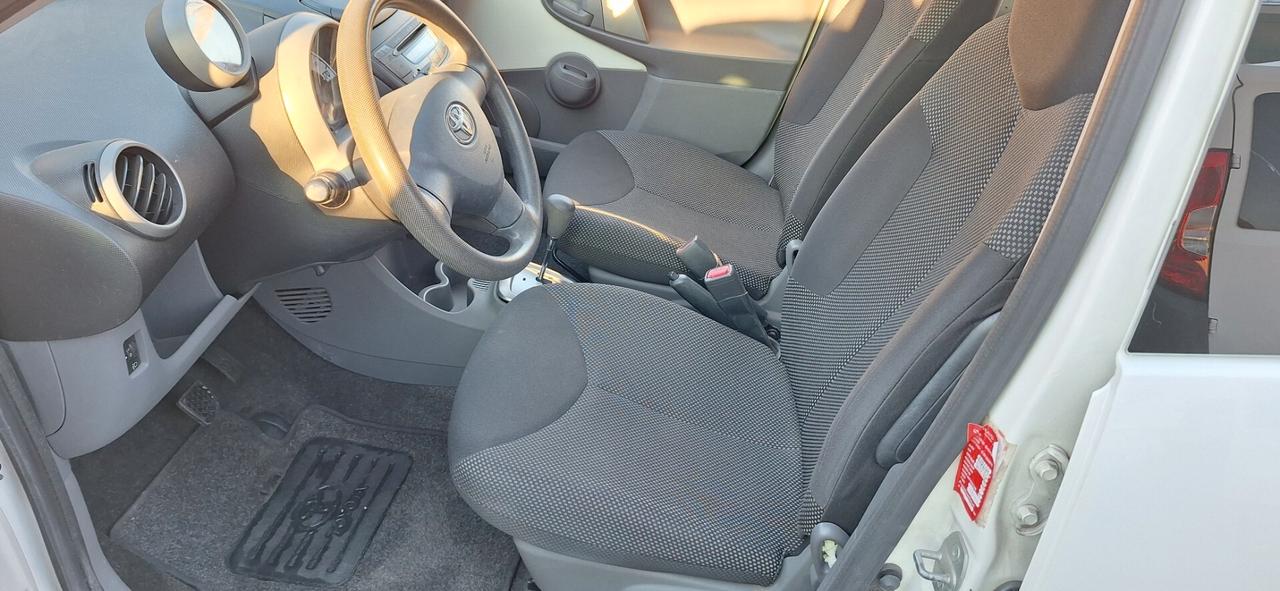 Toyota Aygo 1.0 12V VVT-i 5 porte Sol Connect