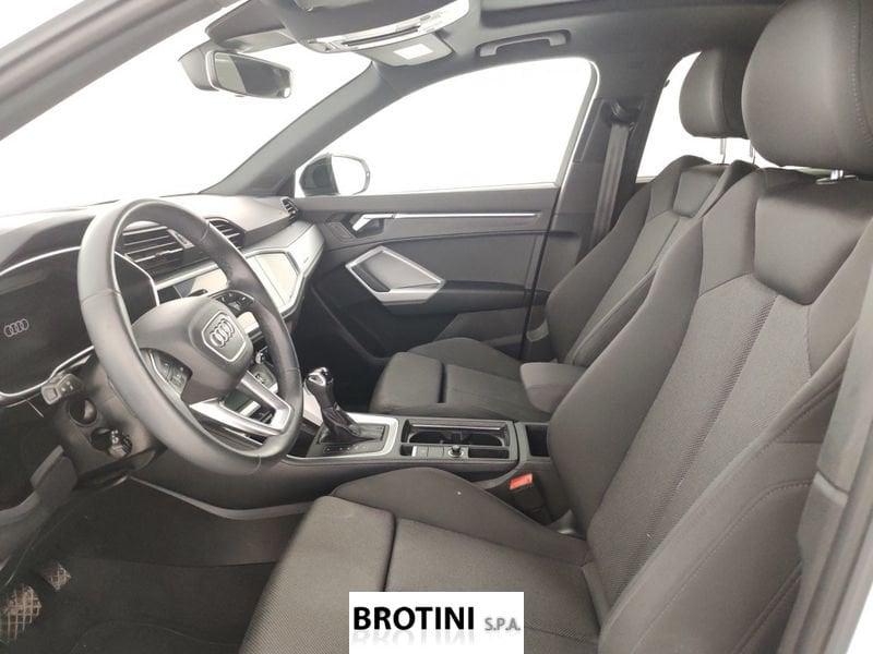 Audi Q3 35 TDI S tronic Identity Black