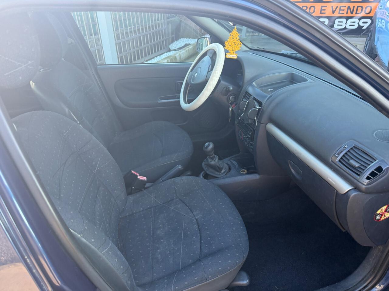 Renault Clio 1.2 BENZINA NEOPATENTATI CONSUMI BASSI