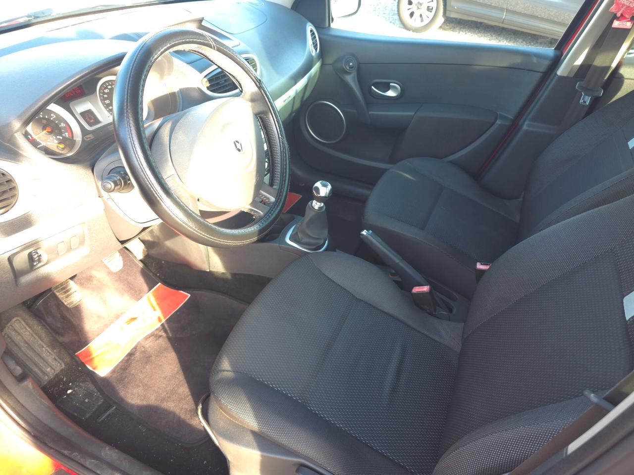 Renault Clio 1.2 16V 5 porte Luxe