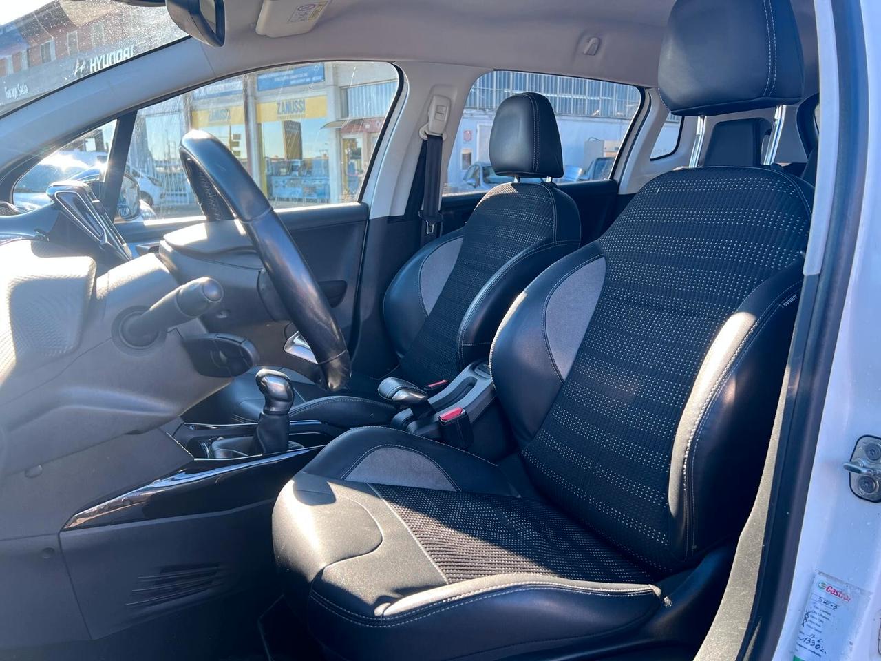 Peugeot 2008 1.6 e-HDi 92 CV Stop&Start Urban Cross