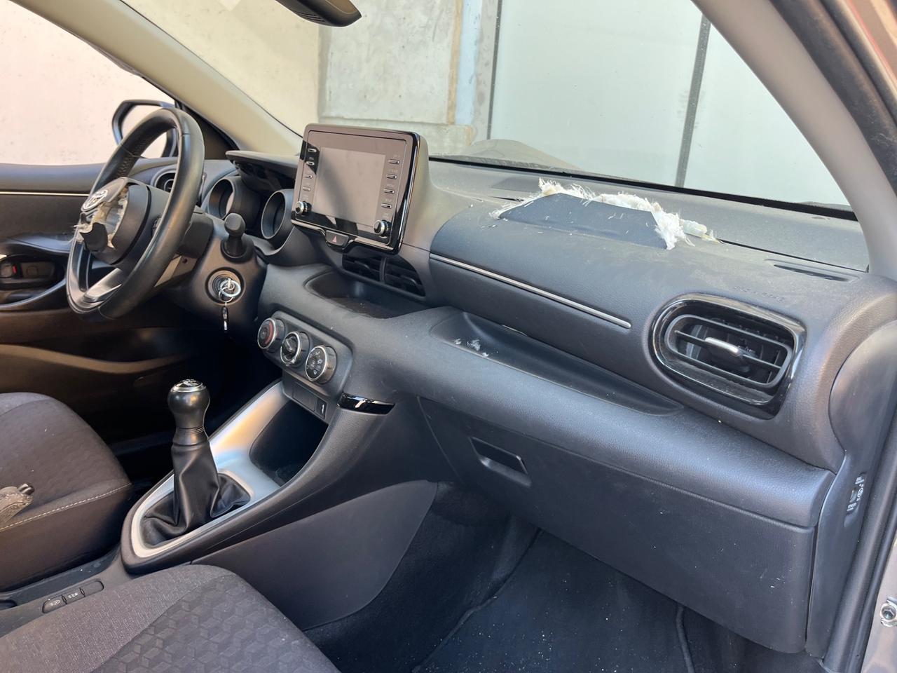 Toyota Yaris 1.0 benzina. INCIDENTATA