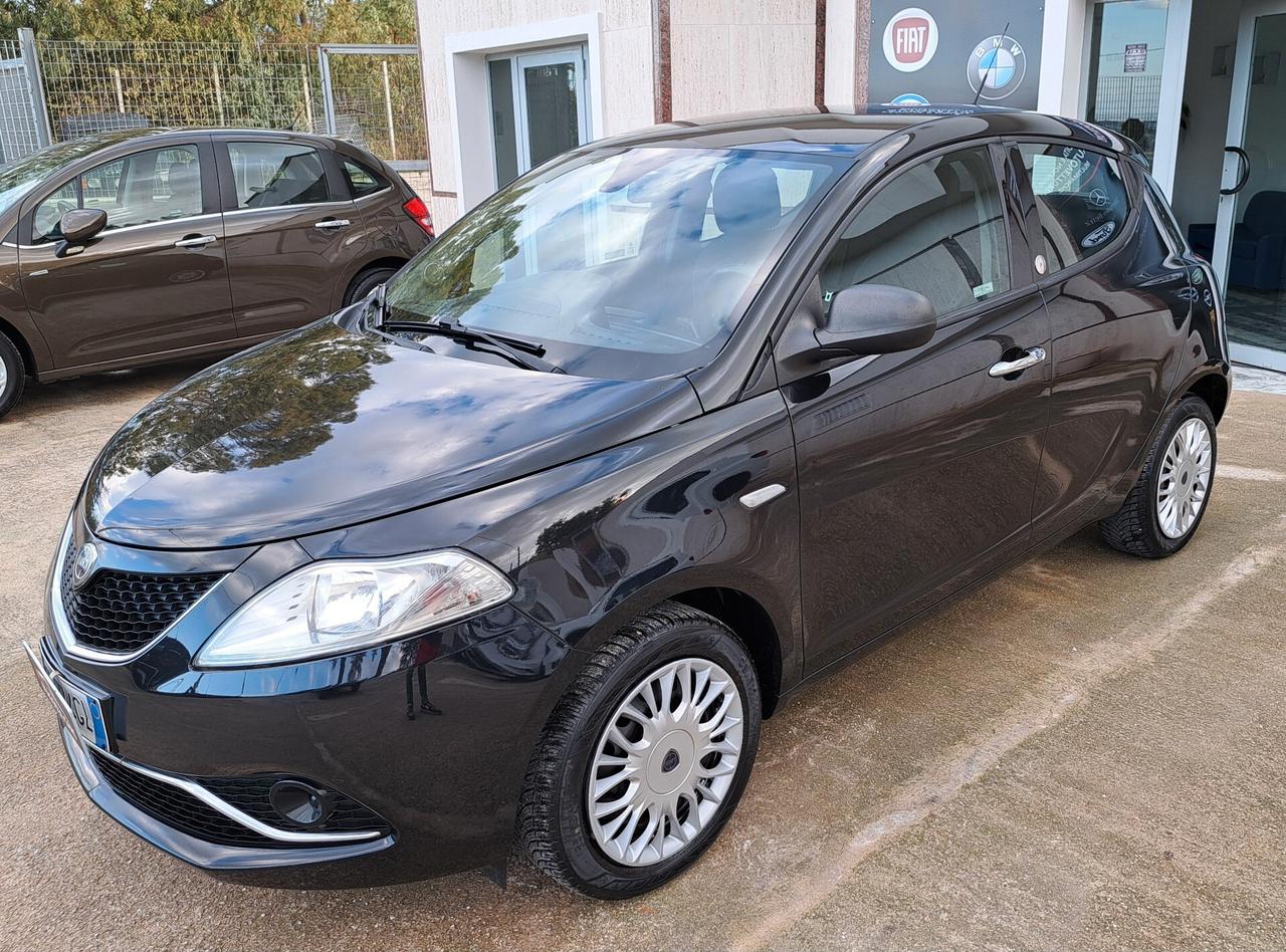 Lancia Ypsilon 1.2 69 CV 5 porte GPL Ecochic Silver