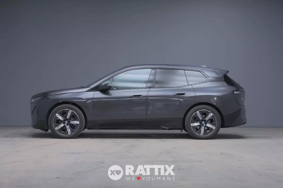 BMW iX motore elettrico 240KW Sport xDrive40 Auto