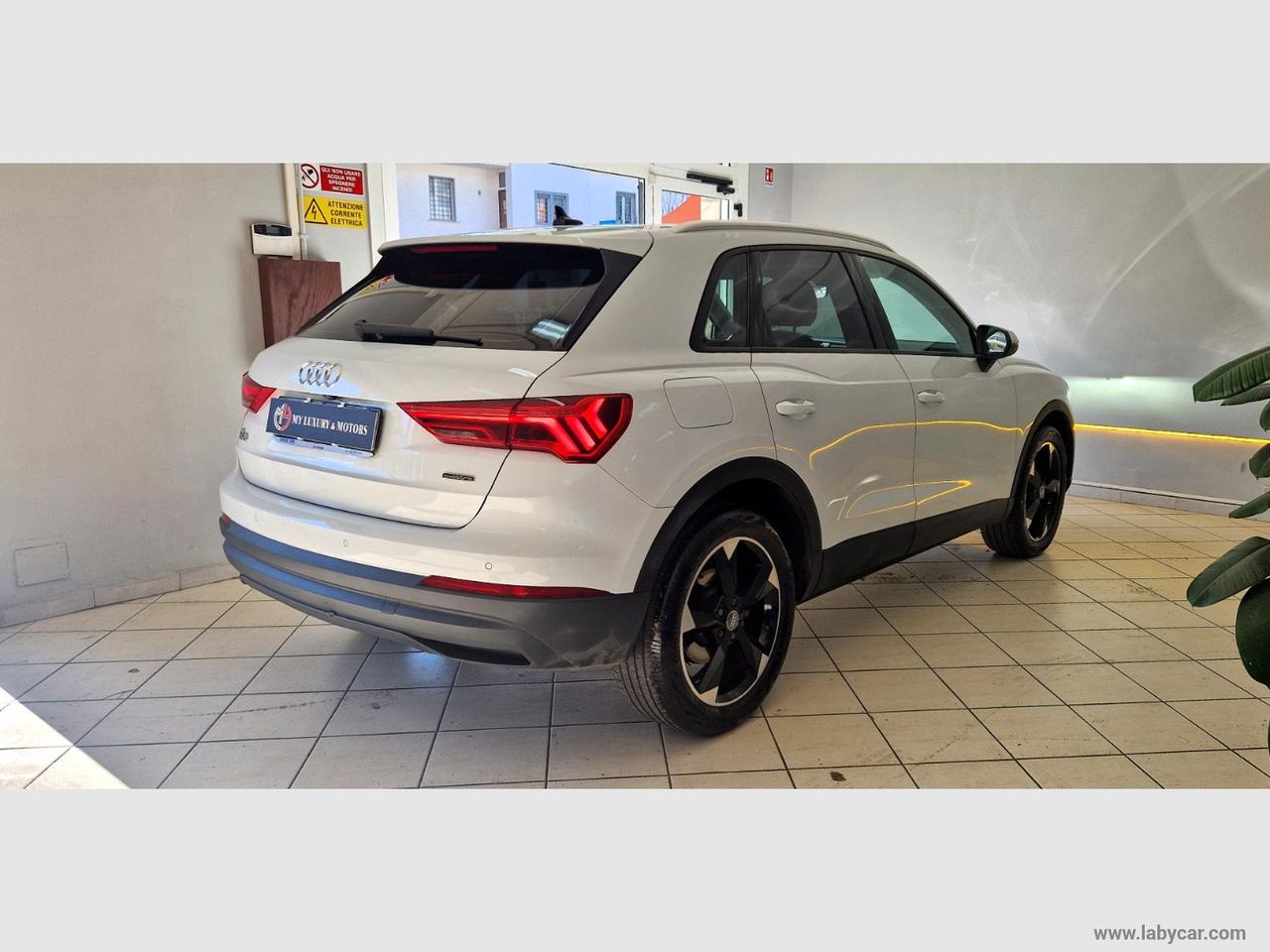 AUDI Q3 40 TDI quattro S tr. Business Adv.