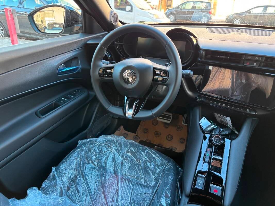 Alfa Romeo Junior 1.2 ibrida Speciale 145cv edct6