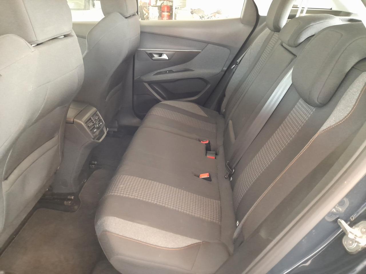 Peugeot 3008 BlueHDi 130 S&S Business