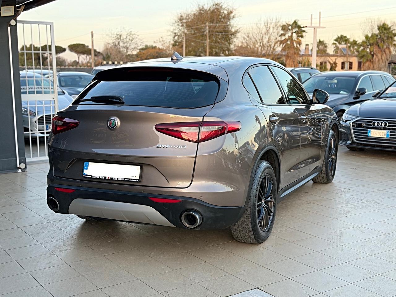 Alfa Romeo Stelvio 2.2 Turbodiesel 160 CV AT8 RWD Business Garanzia 12 Mesi