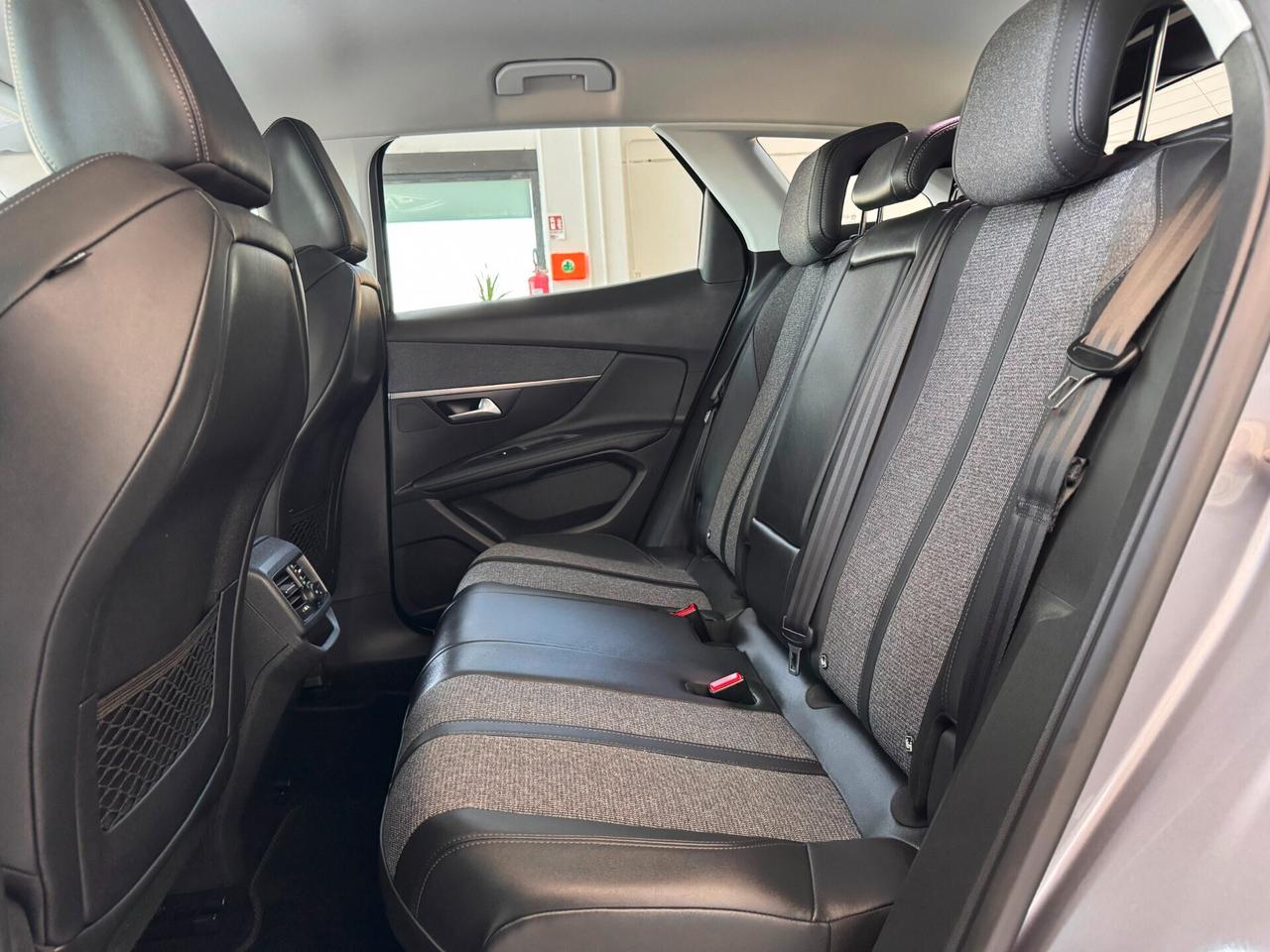 Peugeot 3008 BlueHDi 130 S&S Allure