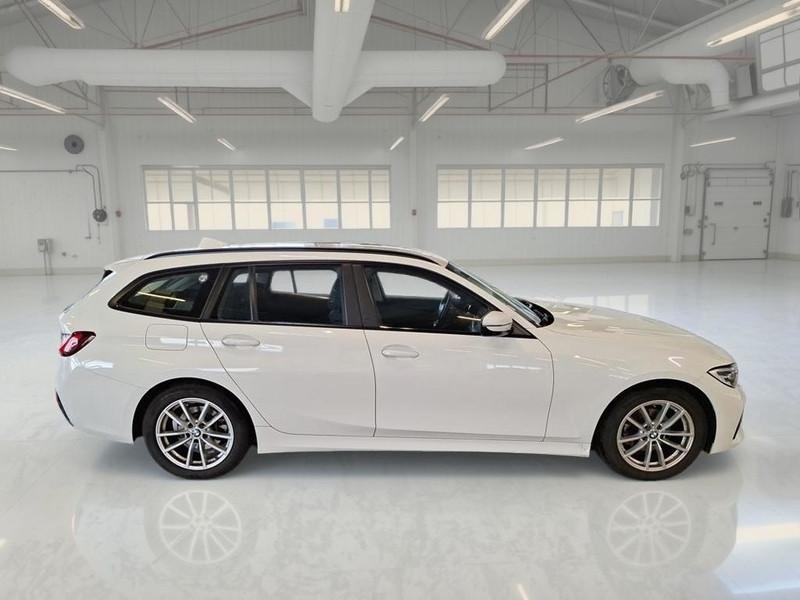 BMW 318 48V Business Advantage Touring auto