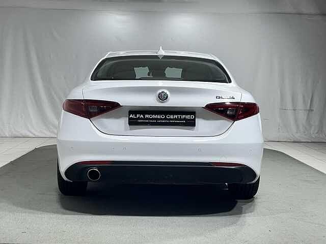 Alfa Romeo Giulia 2.0 Turbo 200 CV AT8 Business