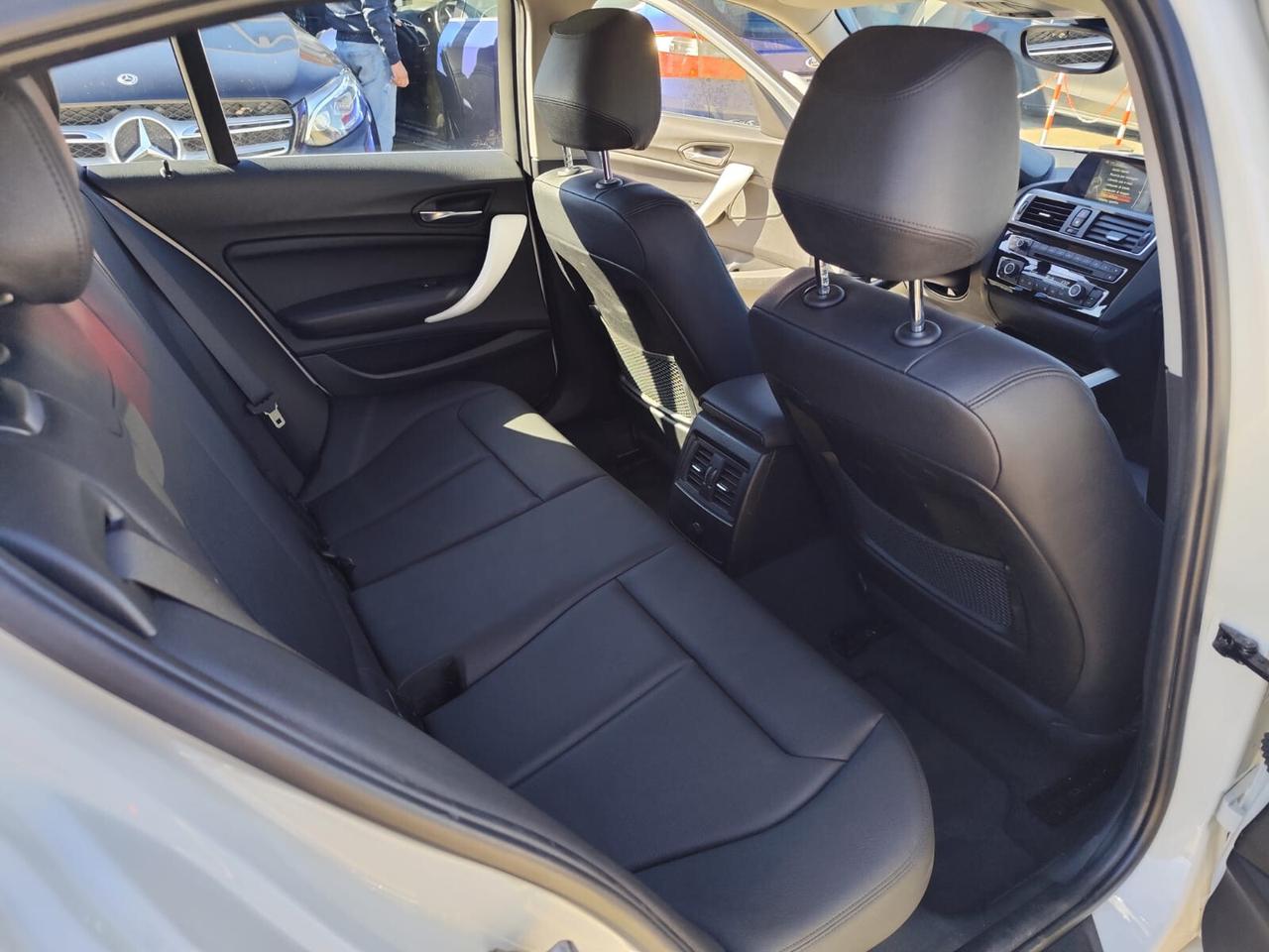 Bmw 118 118d 5p. Urban