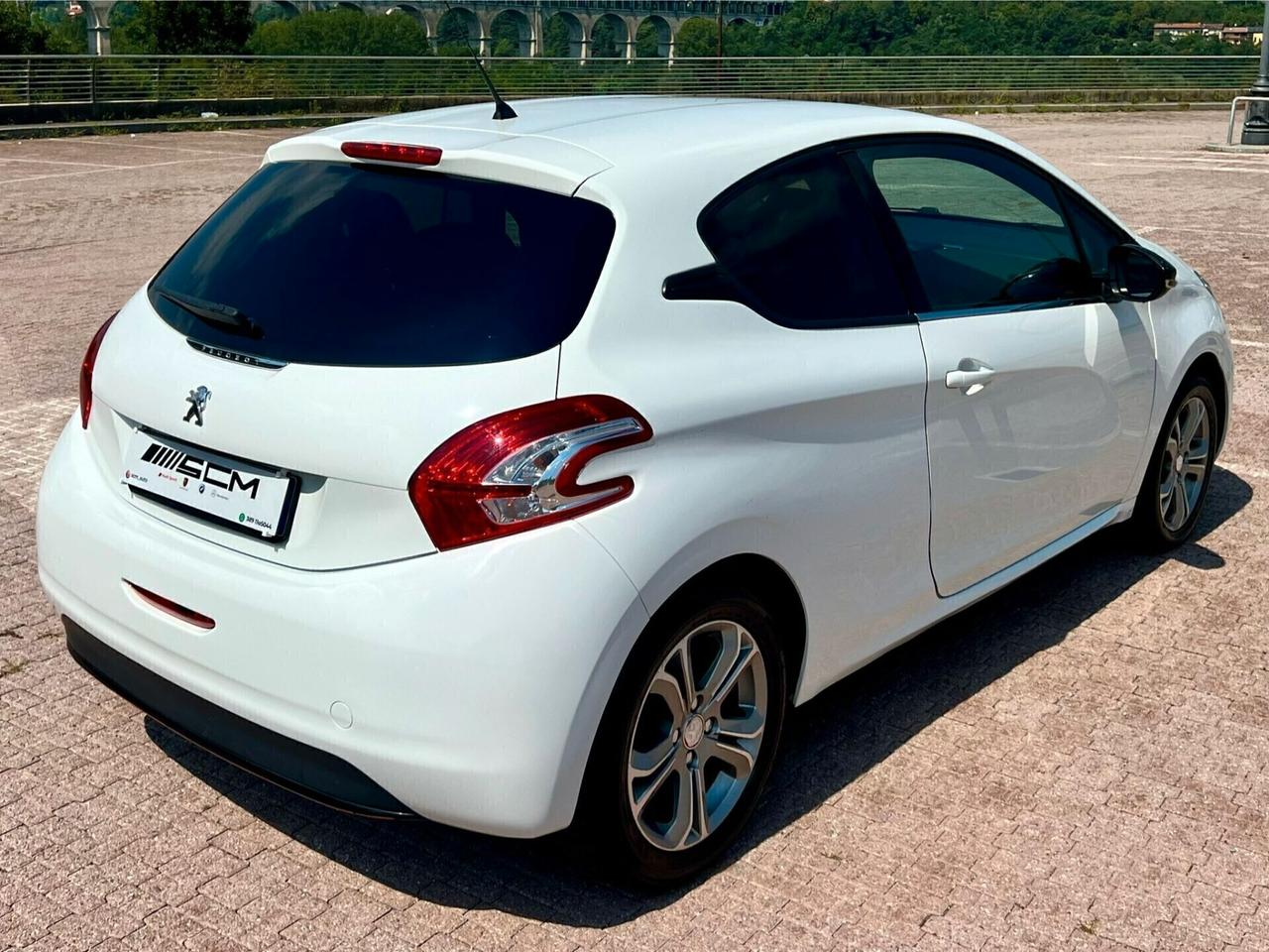 Peugeot 208 1.2 VTi 82 CV 3 NEOPATENTATI