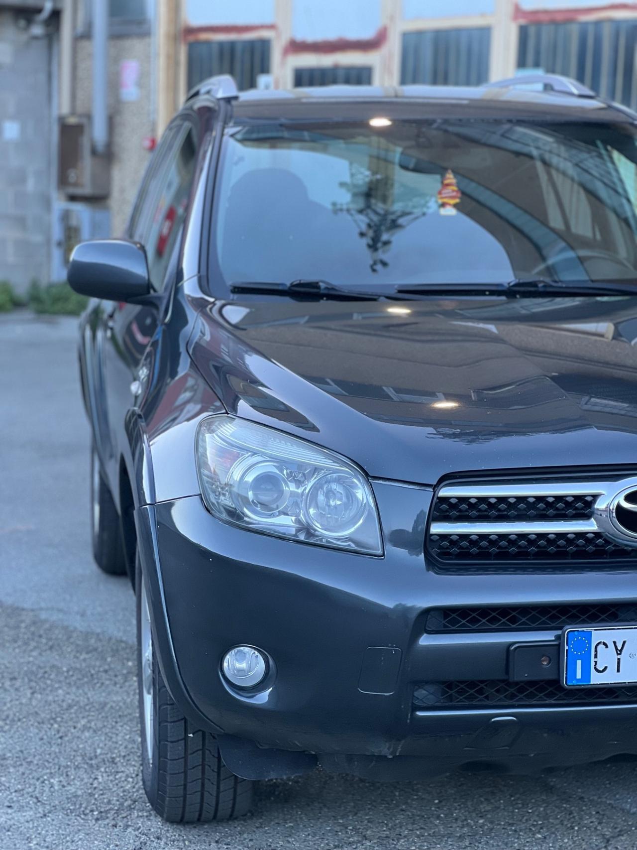 Toyota RAV 4 RAV4 2.2 D-4D 136 CV Sol 4x4 super accessoriata