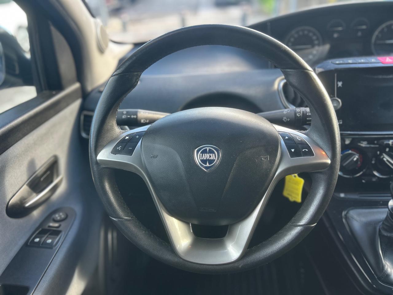 Lancia Ypsilon 0.9 t.air Gold metano 70cv