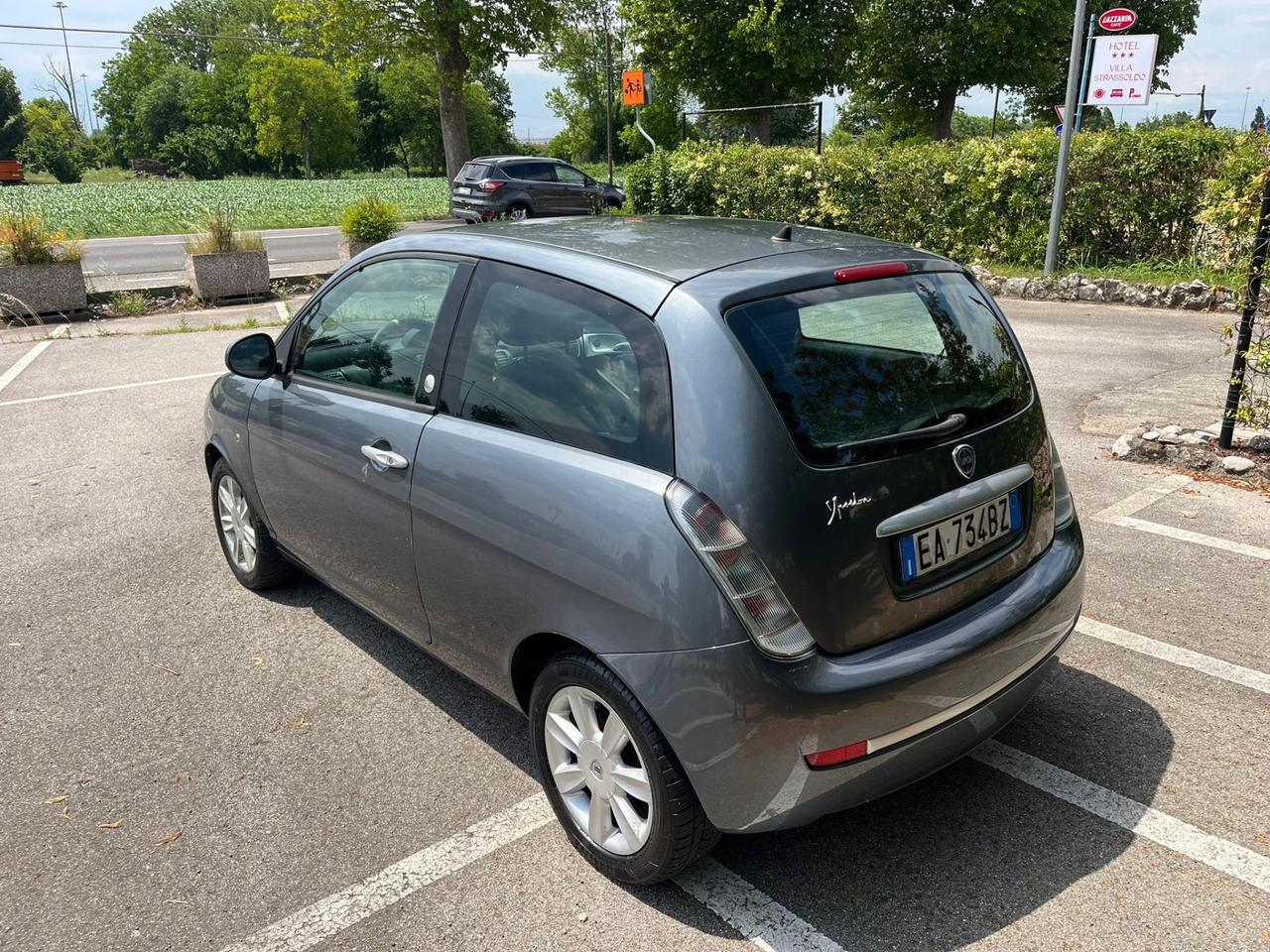 Lancia Ypsilon 1.4 Argento Ecochic GPL