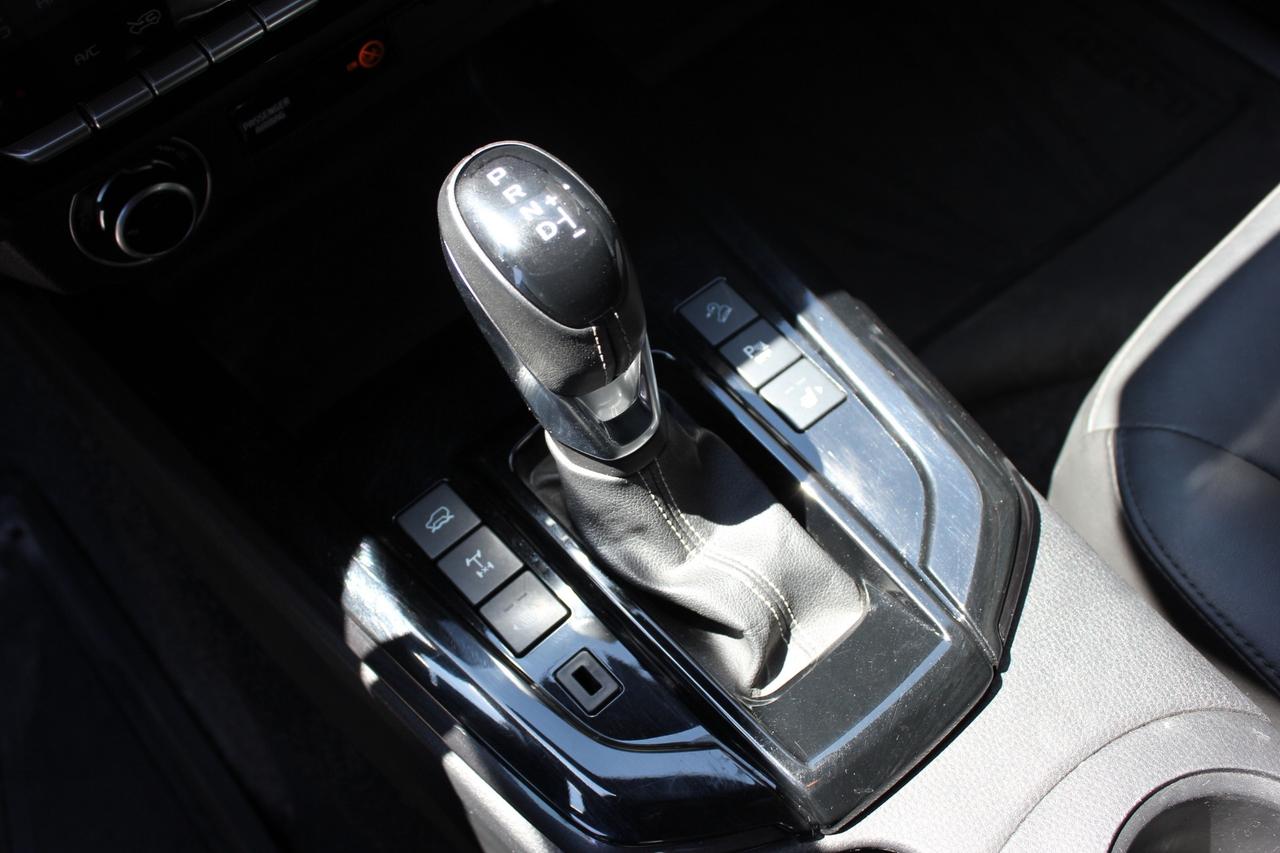 ISUZU N60 NITRO SPORT D-MAX N60 1.9 AUT. SPACE CAB. CEMERA POST. SEDILI RISC.