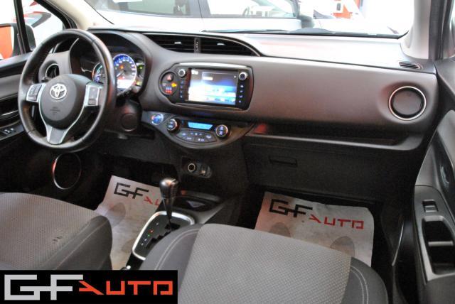 Toyota Yaris Yaris III 2015 5p 1.5h Active