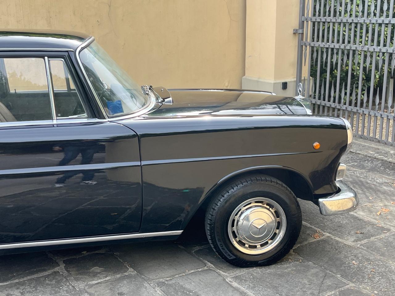 Mercedes benz 230 W110 Codine 6 cilindri