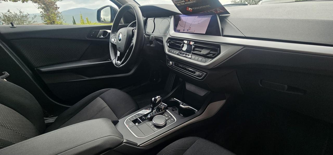 Bmw 116 116d 5p. Business Advantage