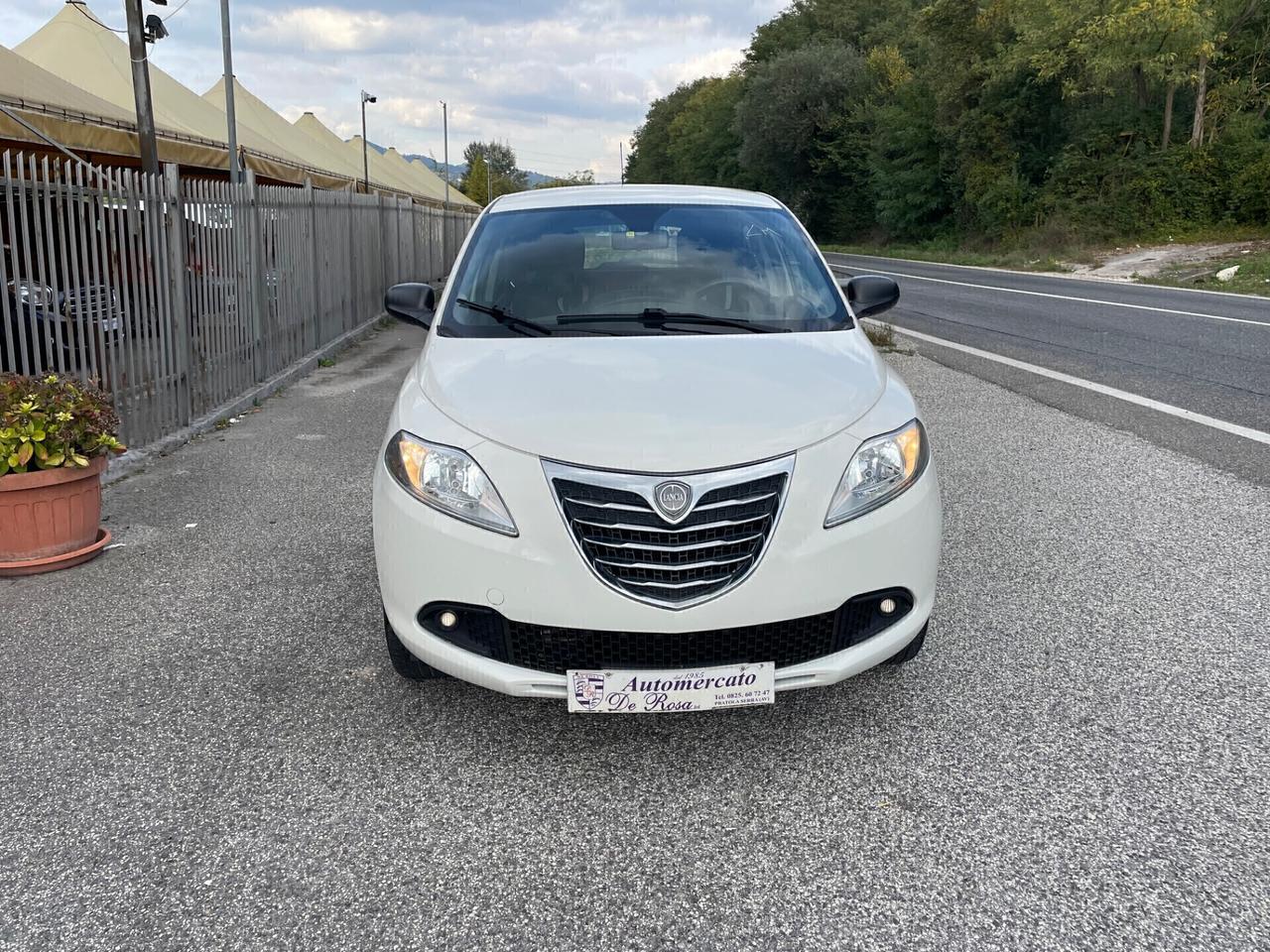 Lancia Ypsilon 0.9 TwinAir 85 CV 5 porte Metano Ecochic Gold