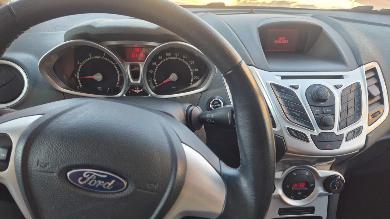 Ford Fiesta 1.4 5 porte Benzina GPL Titanium