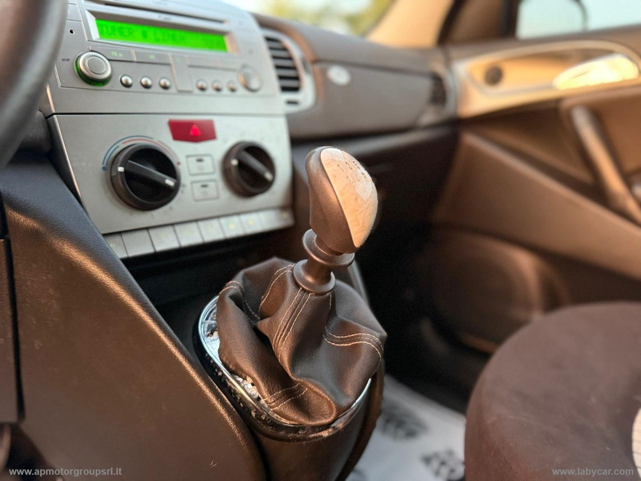 LANCIA Ypsilon 1.4 Oro