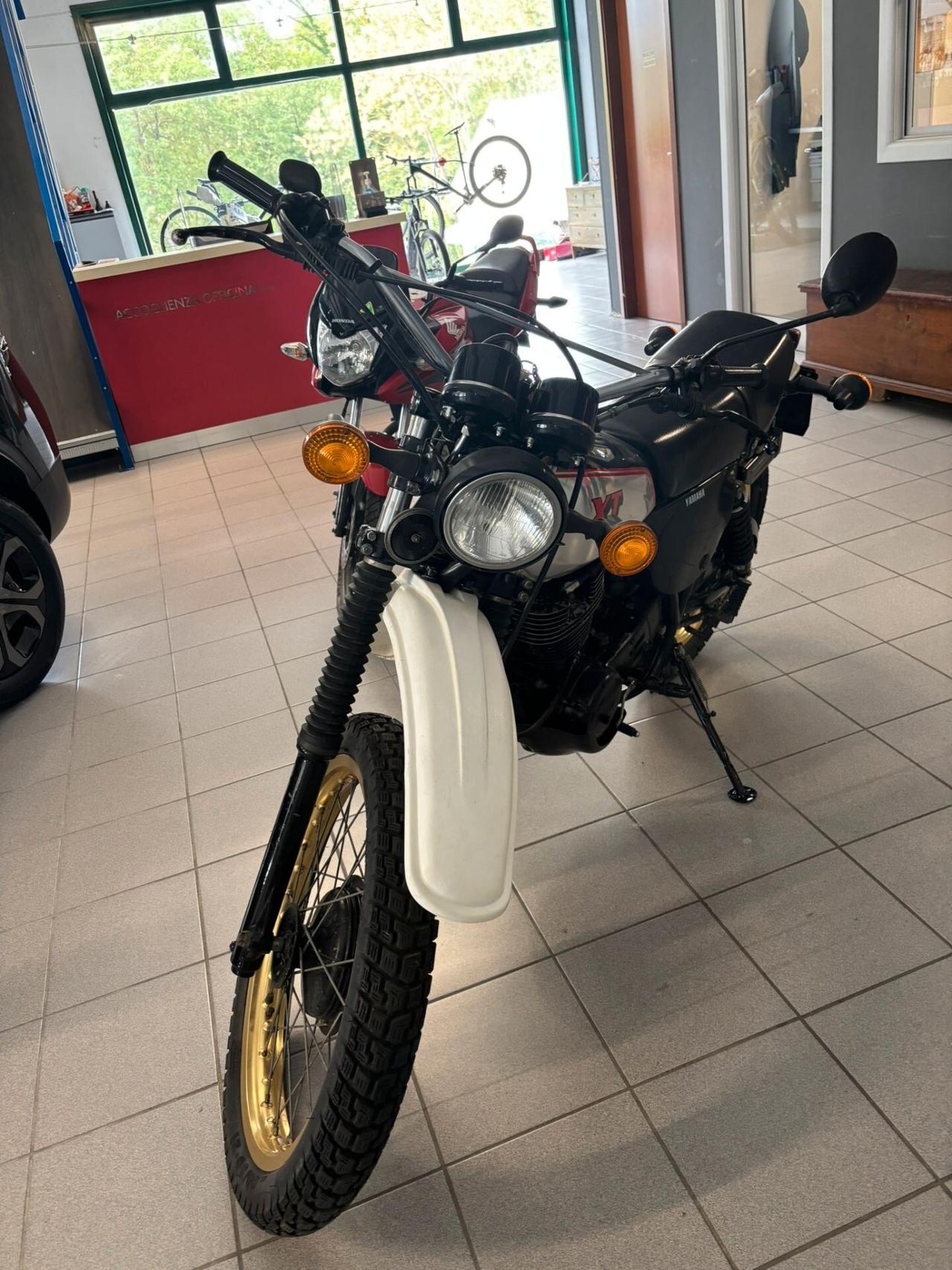 Yamaha XT 400