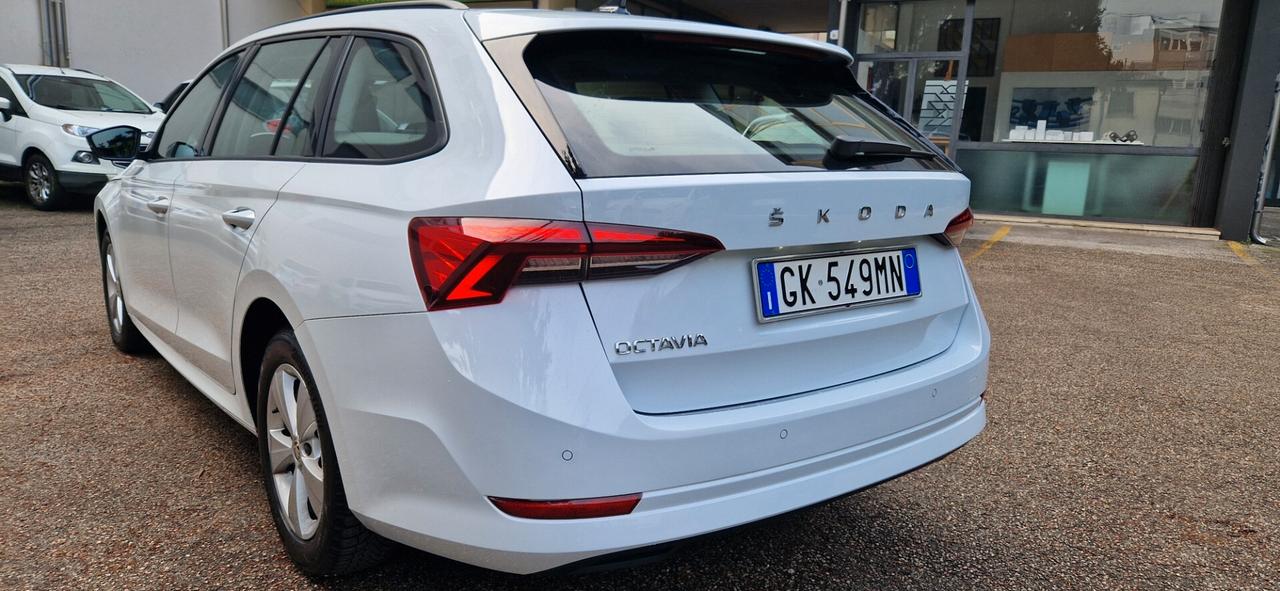 Skoda Octavia 2.0 TDI EVO SCR DSG Wagon Sportline
