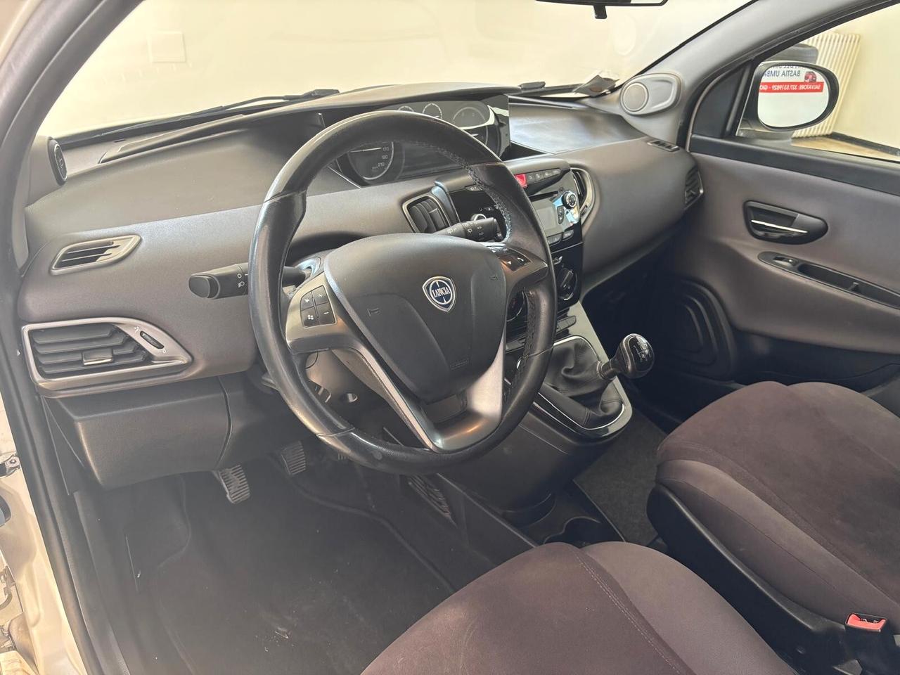 LANCIA YPSILON ANNO 2012 DS 1.3 MULTIJET ADATTA NEOPATENTATI KM 122 MILA