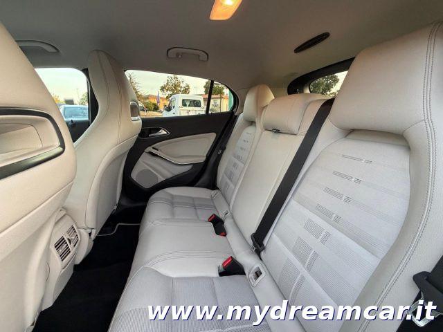 MERCEDES-BENZ GLA 200 d Automatic Sport