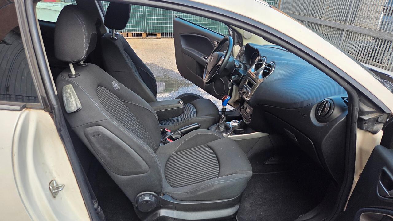 Alfa Romeo MiTo 1.4 T 105CV Distinctive per commerciante