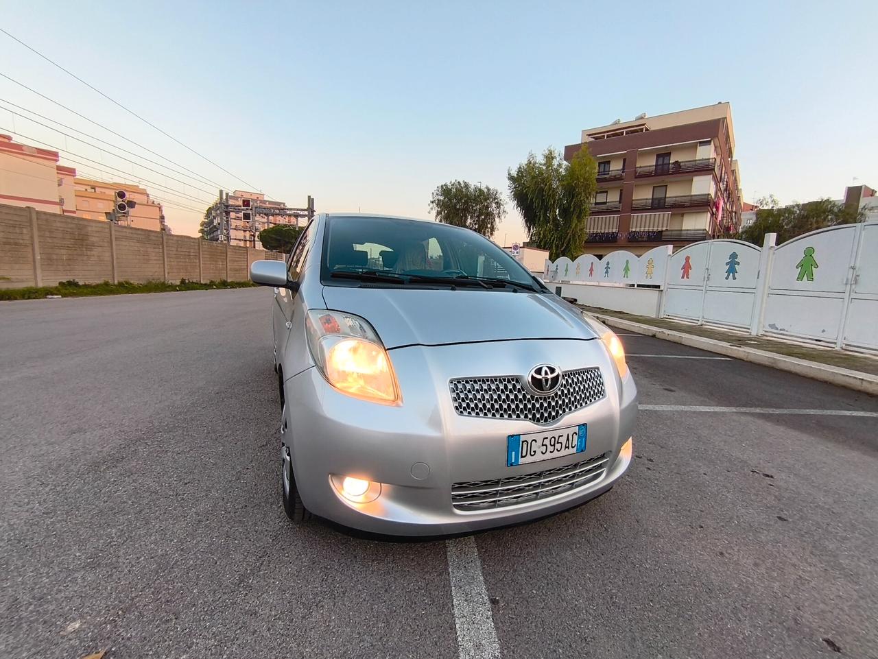 Toyota Yaris 1.3 5 porte