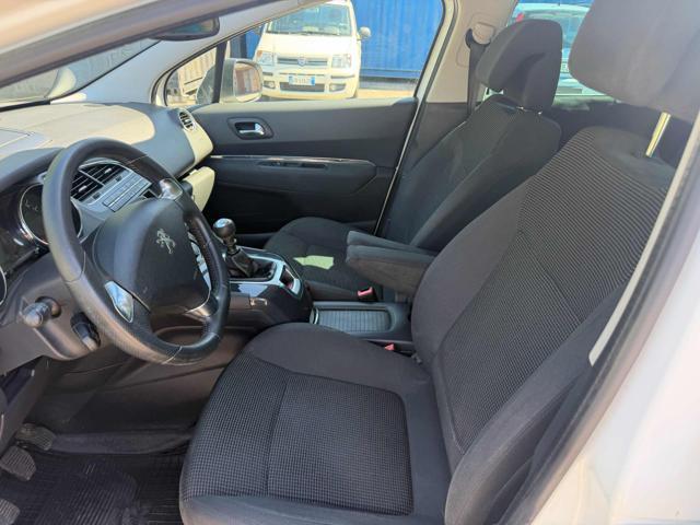 PEUGEOT 5008 1.6 HDi 115CV Allure senza nessun lavoro da fare