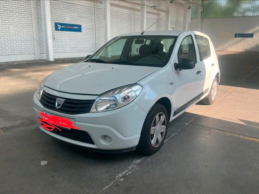 Dacia Sandero 1.4 8V GPL Ambiance adatta a neopatentati