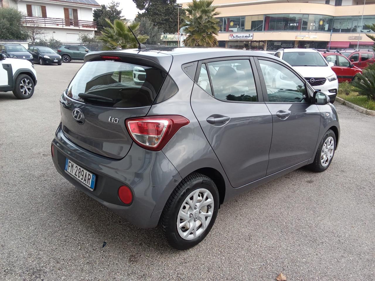 HYUNDAI i10 1,0 GPL 70 CV LOGIN 5P