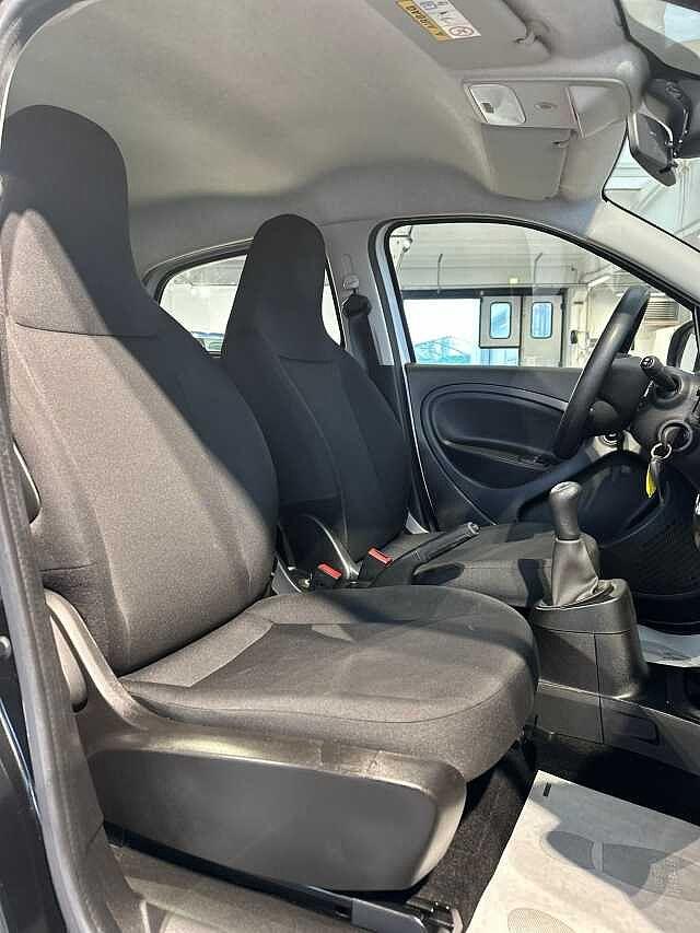 Smart forfour 70 1.0 twinamic Youngster