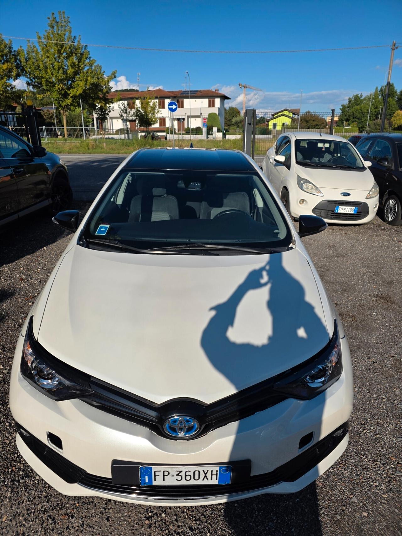 Toyota Auris 1.8 Hybrid Business