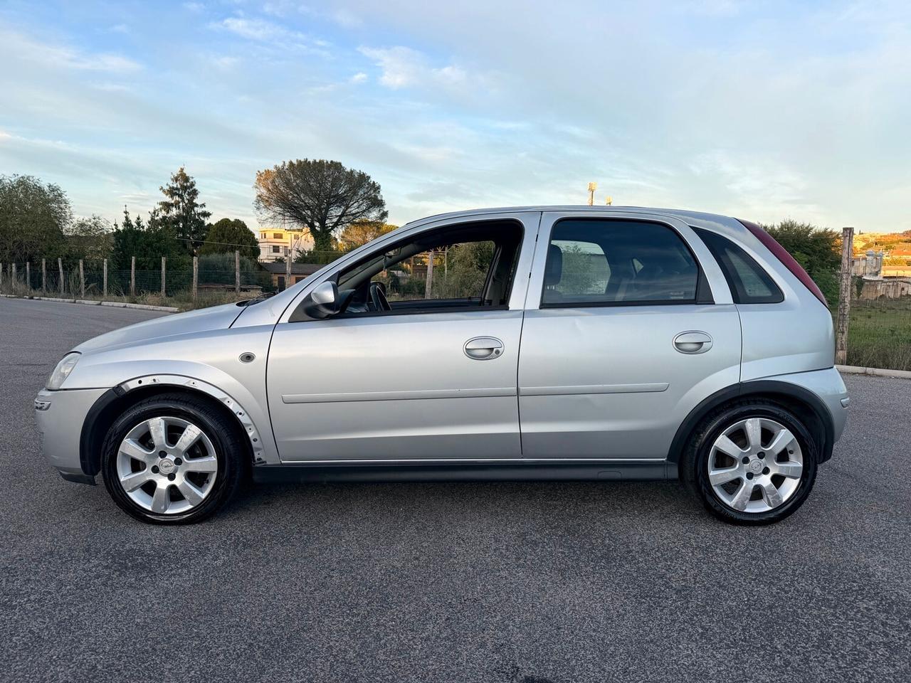 Opel Corsa 1.2 Twinport 80cv 5 porte