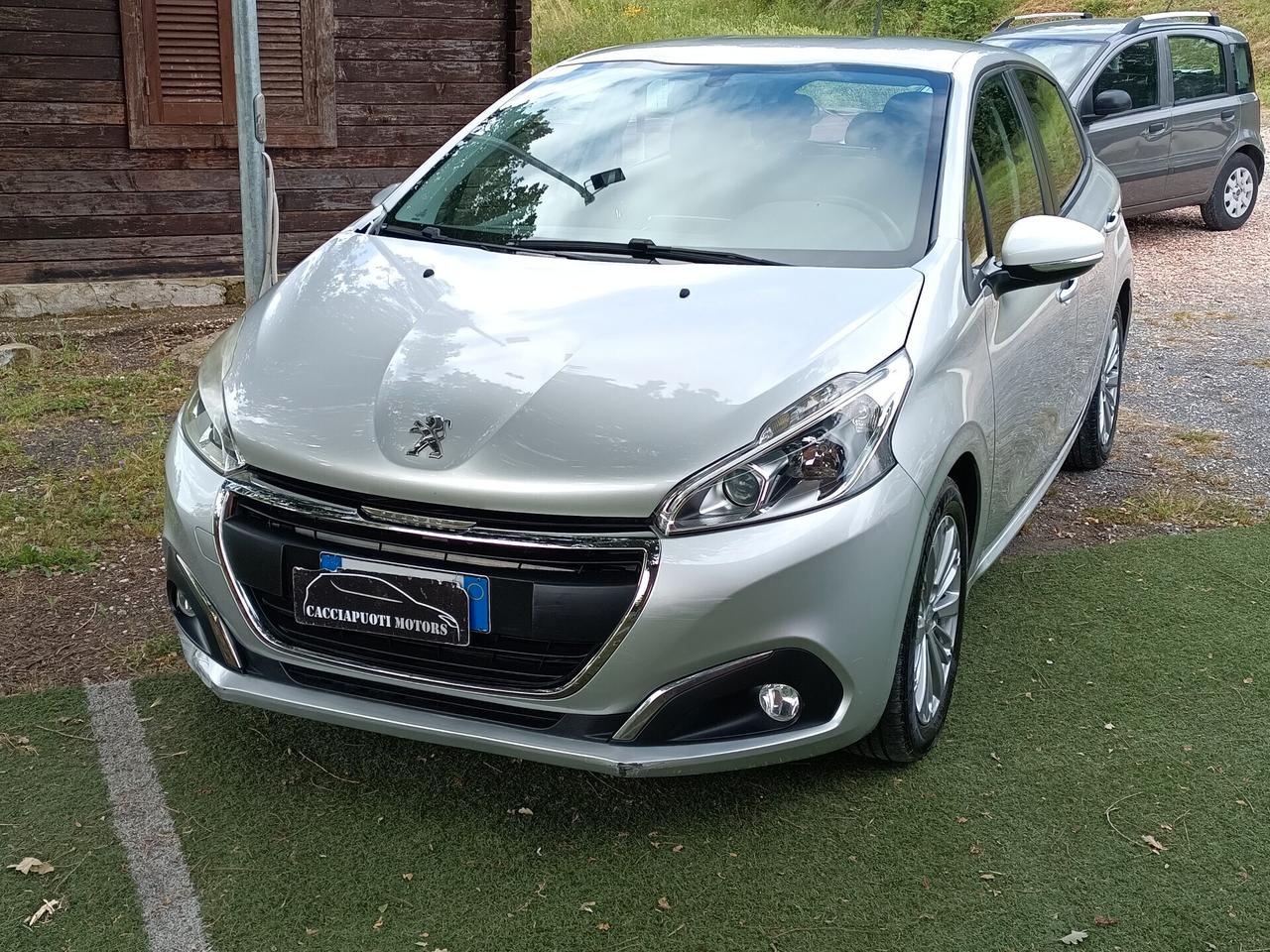 Peugeot 208 PureTech 82 5 porte Allure