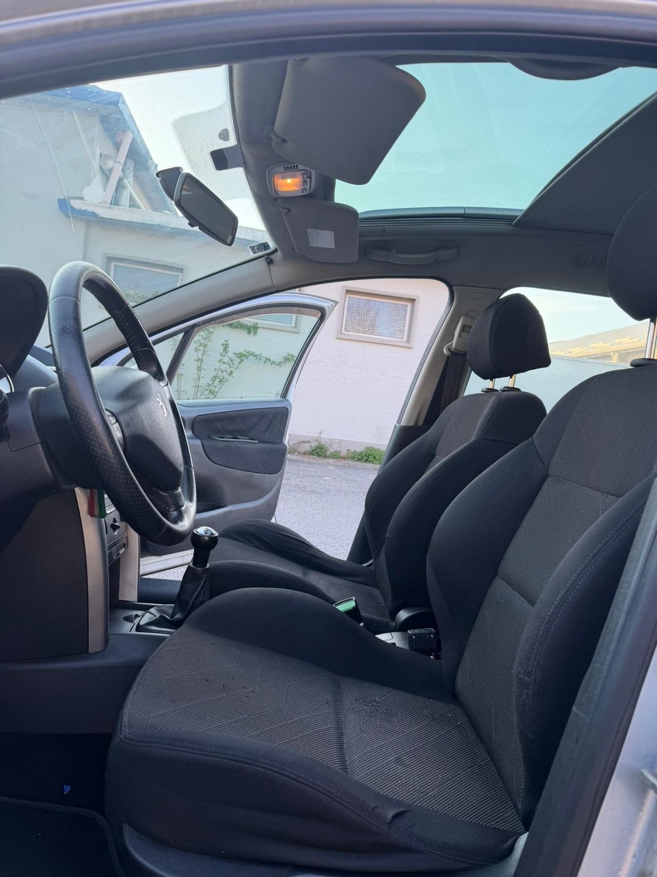 Peugeot 207 1.6 HDi DIESEL NEOPATENTATI