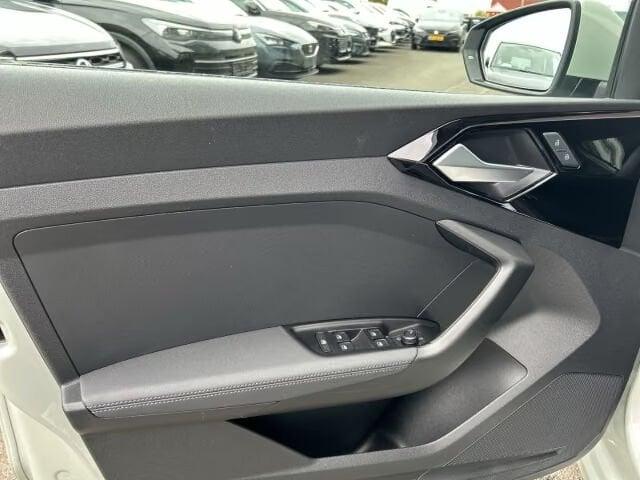 Audi A1 Sportback 30 TFSI S tronic Advanced LED NAVI MMI PDC